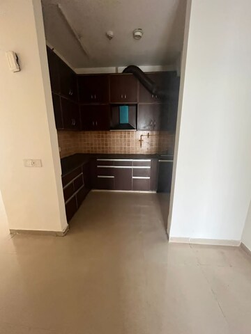 Room in 3 BHK Apartment at Mahagun Mywoods, Sector 16c Greater Noida – for Rent