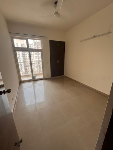 Room in 3 BHK Apartment at Mahagun Mywoods, Sector 16c Greater Noida – for Rent