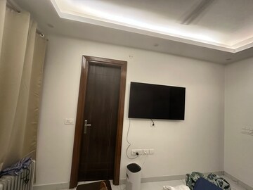 Building Lobby in 3 BHK Builder Floor at Suncity Township Gurgaon, Sector 54 – for Rent