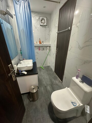 Master Bedroom in 3 BHK Builder Floor at Suncity Township Gurgaon, Sector 54 – for Rent