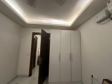 Building Lobby in 3 BHK Builder Floor at Suncity Township Gurgaon, Sector 54 – for Rent