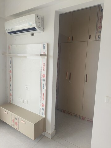 Furnished Amenities in 5 BHK Apartment at Sector 52 – for Rent
