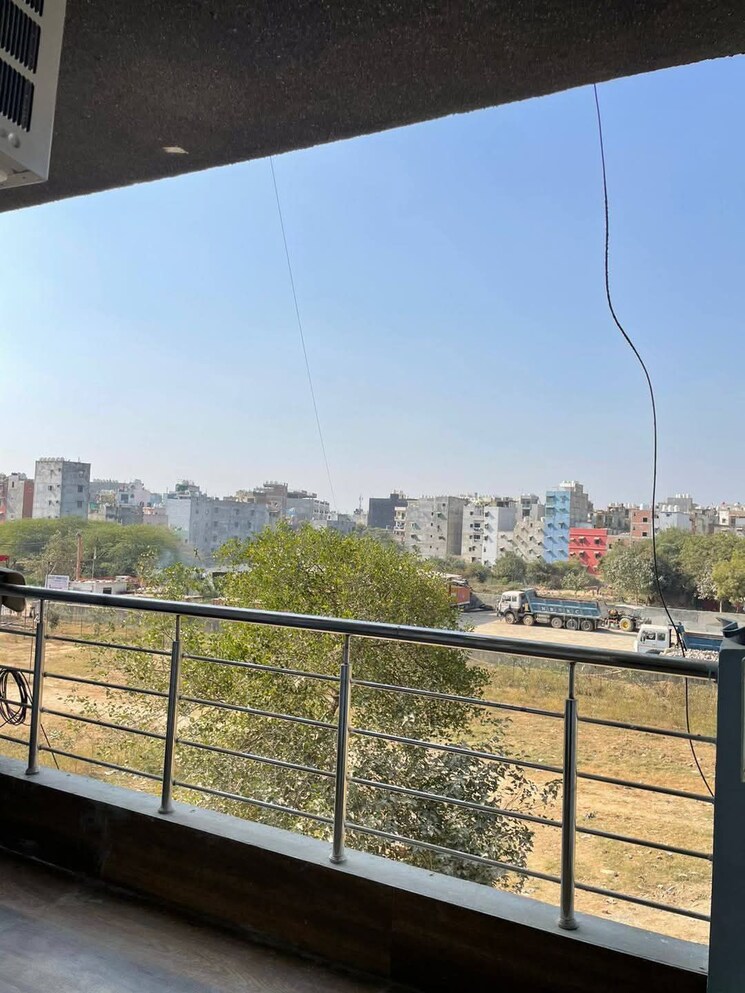 Garden, neb sarai 2 Bedroom 900 Sq.Ft. Builder Floor In Neb Sarai Delhi 8822959