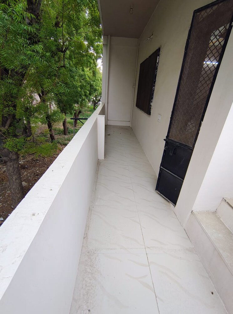 Balcony, prahlad nagar 4 Bedroom 160 Sq.Yd. Villa In Prahlad Nagar Ahmedabad 8822973