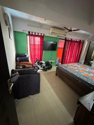 Room in 3 BHK Apartment at MAYFAIR SYMPHONY SPRINGS CHS LTD, Vikhroli West – for Rent