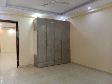 Room in 4 BHK Builder Floor at Ashoka Enclave – for Rent