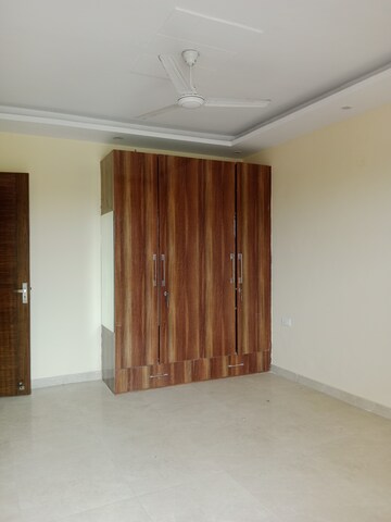 Room in 4 BHK Builder Floor at Ashoka Enclave – for Rent