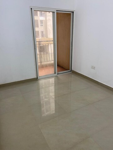 Room in 2 BHK Apartment at DB Orchid Ozone, Dahisar East – for Rent