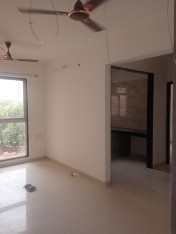 Room in 2 BHK Apartment at Kohinoor Prime, Ulhasnagar – for Rent