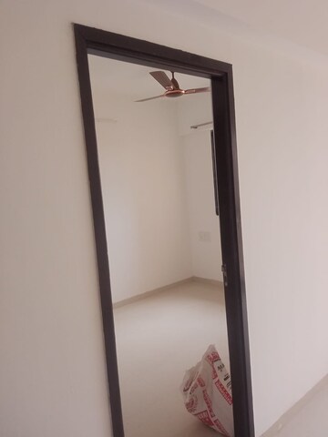 Furnished Amenities in 2 BHK Apartment at Kohinoor Prime, Ulhasnagar – for Rent