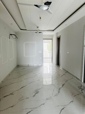 Building Lobby in 4 BHK Apartment at Park Avenue, Mussoorie Road – for Rent