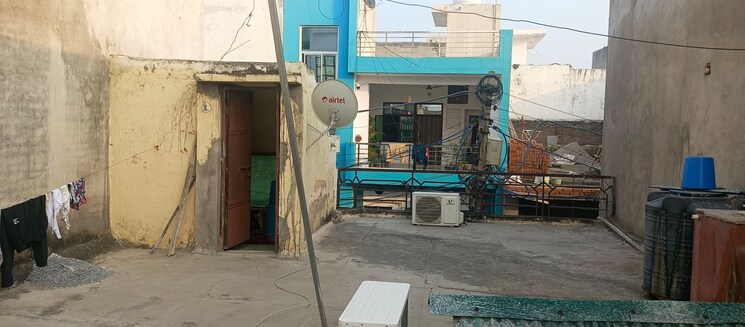 Terrace, kamla nagar 3 Bedroom 106 Sq.Yd. Independent House In Kamla Nagar Agra 8823052