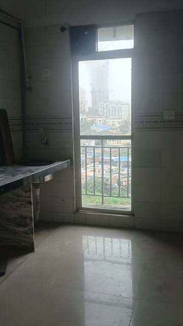 Room in 2 BHK Apartment at Hiraco Eminence, Mira Road – for Rent