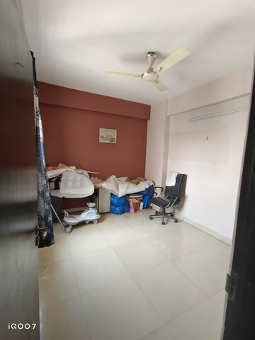 Furnished Amenities in 3 BHK Apartment at Greenfield City, Maheshtala – for Rent