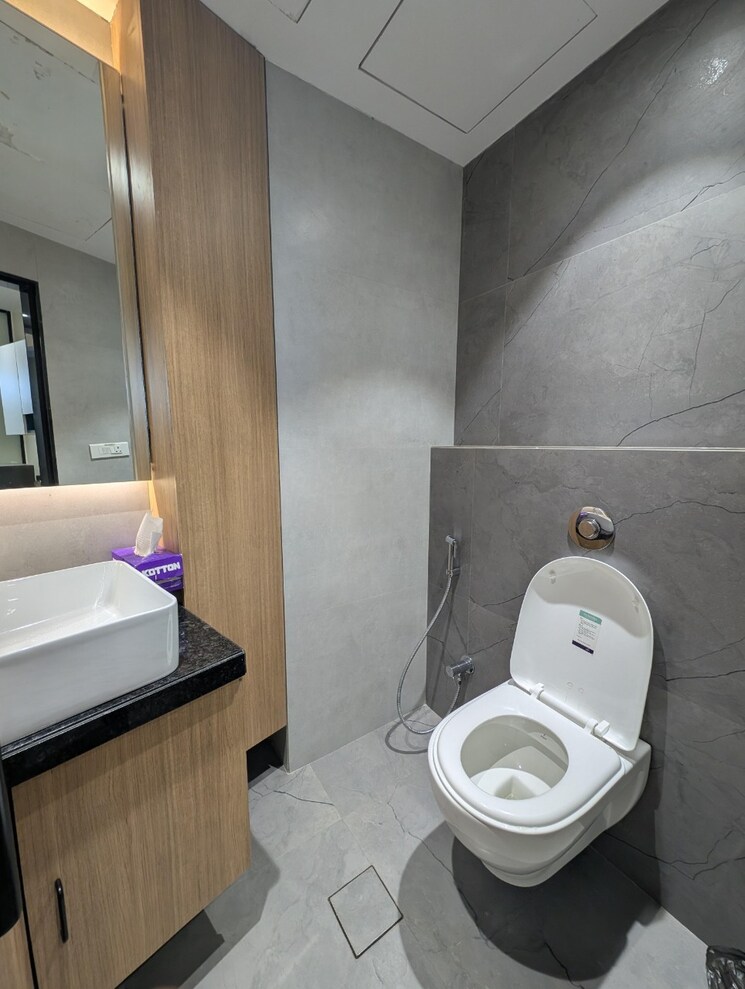 Bathroom, one-lodha-place Commercial Office Space 880 Sq.Ft. In Lower Parel Mumbai 8823120