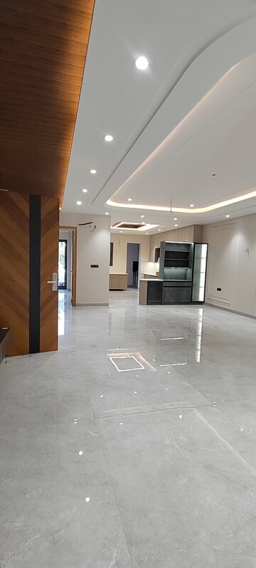 Kitchen in 4 BHK Builder Floor at Sector 84 – for Sale