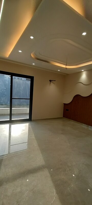 Room in 4 BHK Builder Floor at Sector 84 – for Sale