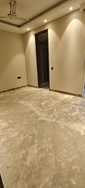 Room in 4 BHK Builder Floor at Greater Kailash ii – for Sale