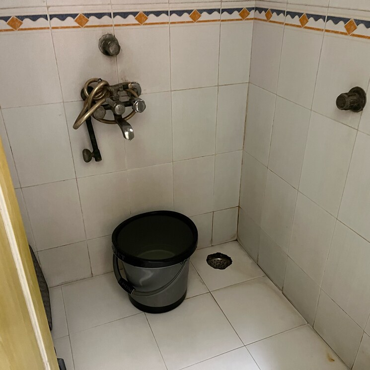 Bathroom, shiv-swastik-chs-sanpada 1 Bedroom 400 Sq.Ft. Apartment In Sanpada Sector 1 Navi Mumbai 8823217