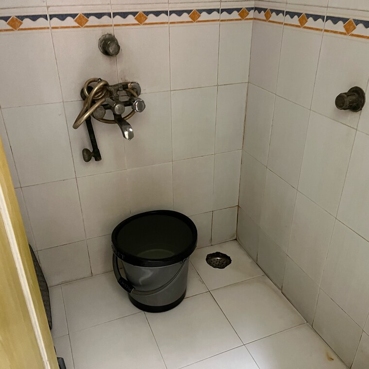 Bathroom, shiv-swastik-chs-sanpada 1 Bedroom 400 Sq.Ft. Apartment In Sanpada Sector 1 Navi Mumbai 8823217