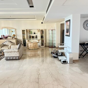 Living Room in 4 BHK Apartment at DLF The Magnolias, Golf Course Road – for Rent