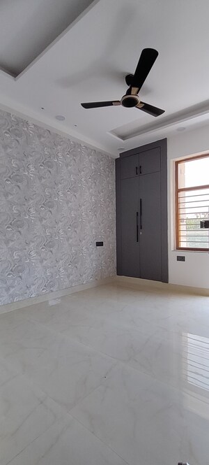 Room in 3 BHK Builder Floor at Puri Kohinoor, Sector 89 – for Sale
