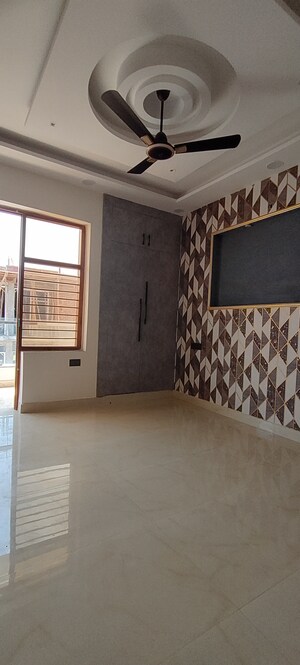 Room in 3 BHK Builder Floor at Puri Kohinoor, Sector 89 – for Sale