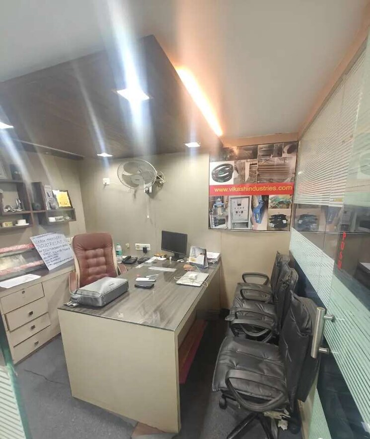 Team Area, mahatma gandhi road Commercial Office Space 450 Sq.Ft. In Mahatma Gandhi Road Kolkata 8823223