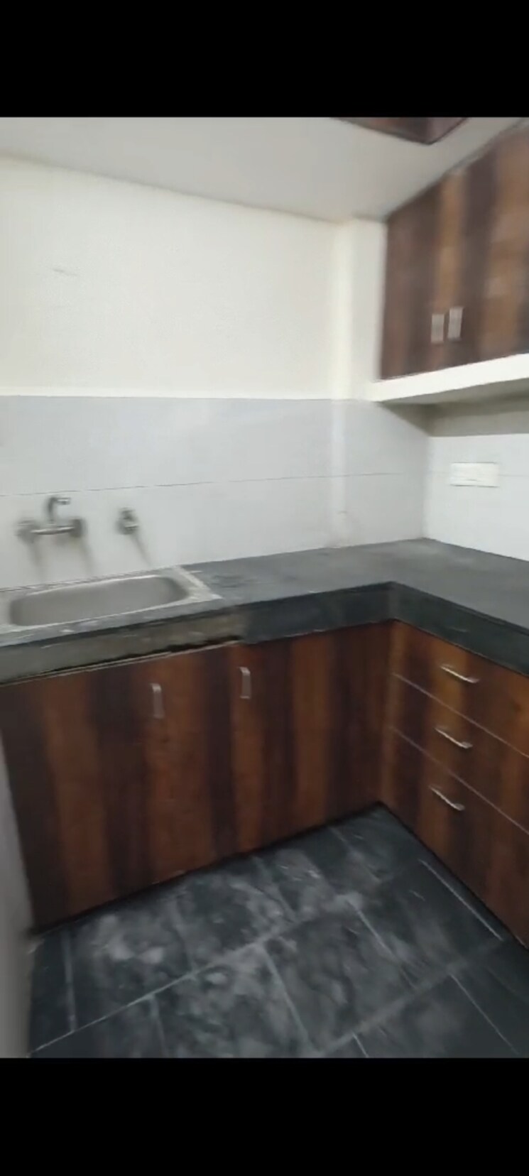 Kitchen, lajpat nagar i 2 Bedroom 1000 Sq.Ft. Builder Floor In Lajpat Nagar I Delhi 8823236