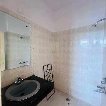 Bathroom in 3 BHK Apartment at Empire Floors, Sector 57 – for Rent