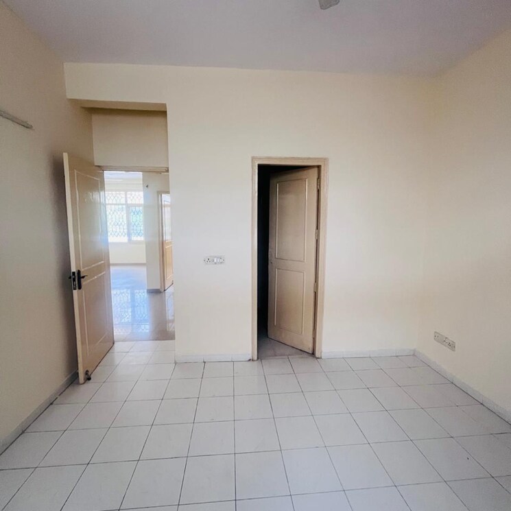 Room, empire-floors 3 Bedroom 1500 Sq.Ft. Apartment In Sector 57 Gurgaon 8823254