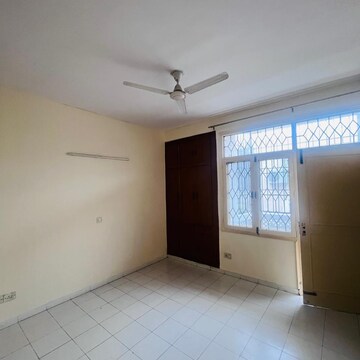 Room in 3 BHK Apartment at Empire Floors, Sector 57 – for Rent