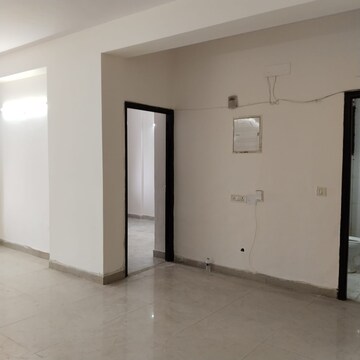 Room in 3 BHK Builder Floor at Vaishali Sector 5 – for Rent