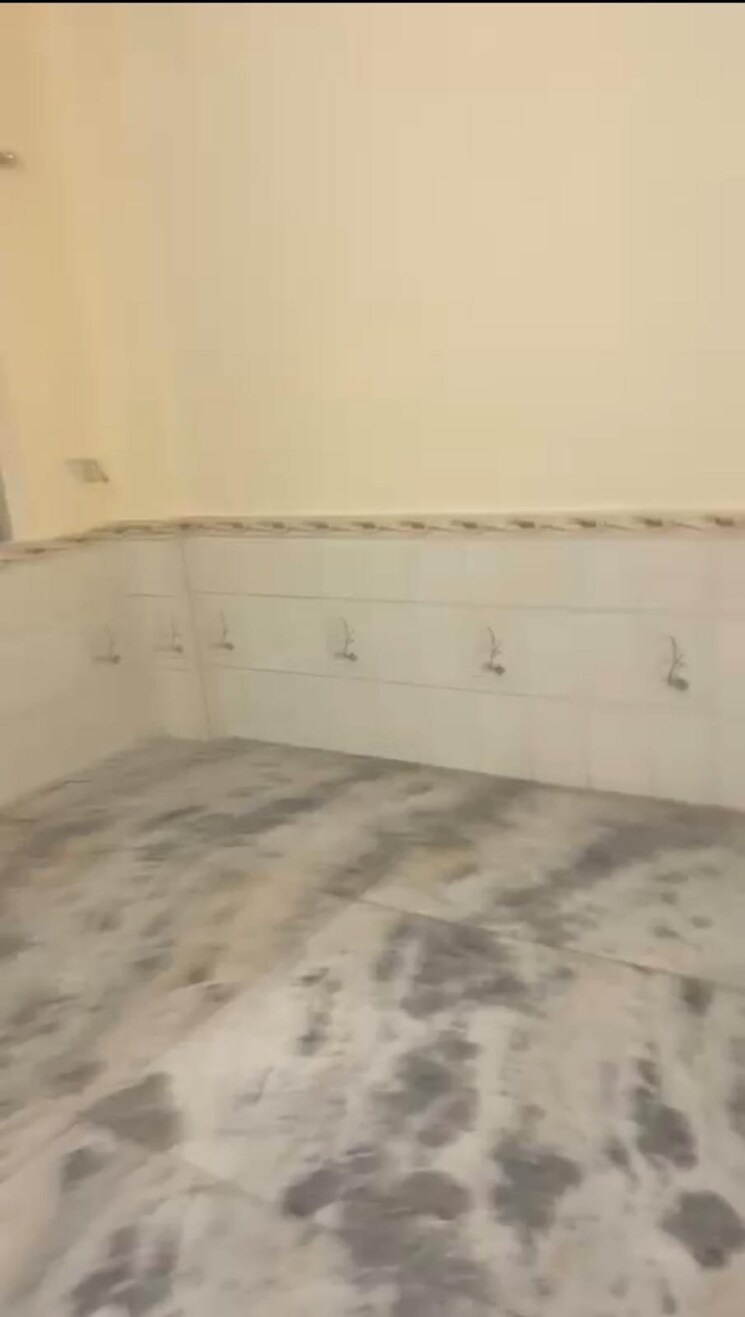 Bathroom, janki-niwas-malad 1 Bedroom 450 Sq.Ft. Apartment In Malad East Mumbai 8823075