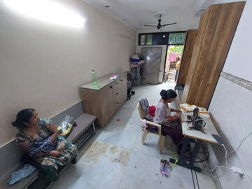 Living Room in 2 BHK Builder Floor at RWA Parmanand, Mukherjee Nagar – for Sale