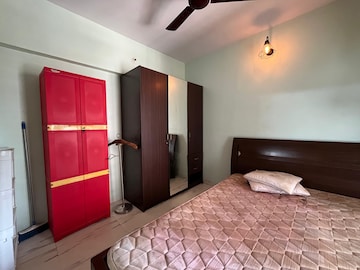 Bedroom in 2 BHK Apartment at Goregaon East – for Rent