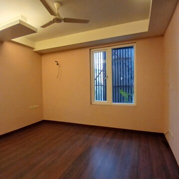 Room in 4 BHK Builder Floor at Vasant Kunj – for Rent