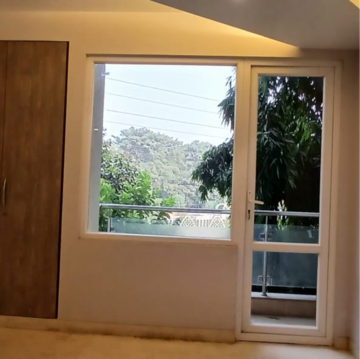 Room in 4 BHK Builder Floor at Vasant Kunj – for Rent