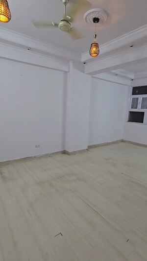 Room in 3 BHK Apartment at Hindon Heights Vaishali, Vaishali Sector 2 – for Sale