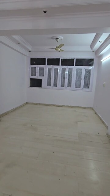 Room in 3 BHK Apartment at Hindon Heights Vaishali, Vaishali Sector 2 – for Sale
