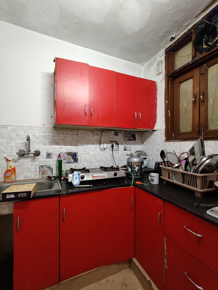 Kitchen, freedom fighters enclave 1 Bedroom 450 Sq.Ft. Builder Floor In Freedom Fighters Enclave Delhi 8823417