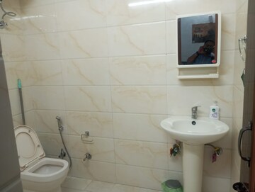 Bathroom in 1 BHK Builder Floor at Lajpat Nagar ii – for Rent