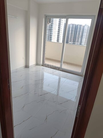 Room in 2 BHK Apartment at Lok Everest, Mulund West – for Sale