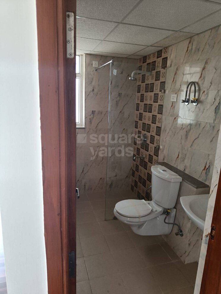 Bathroom, lok-everest 2 Bedroom 935 Sq.Ft. Apartment In Mulund West Mumbai 8823421