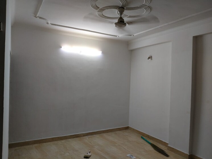 Room, freedom fighters enclave 1 RK 250 Sq.Ft. Builder Floor In Freedom Fighters Enclave Delhi 8823457