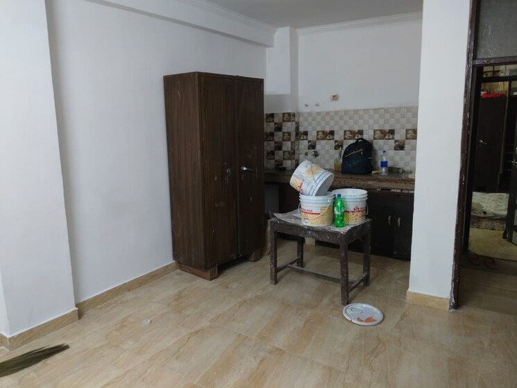  Parking, freedom fighters enclave 1 RK 250 Sq.Ft. Builder Floor In Freedom Fighters Enclave Delhi 8823457