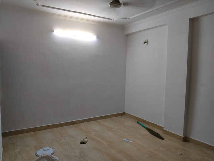 Room, freedom fighters enclave 1 RK 250 Sq.Ft. Builder Floor In Freedom Fighters Enclave Delhi 8823457