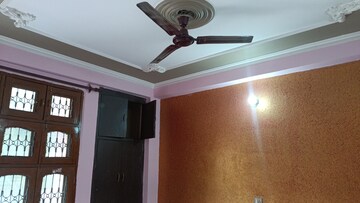 Room in 2 BHK Builder Floor at Vaishali Sector 5 – for Rent