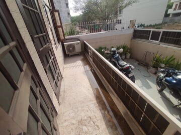 Balcony in 1 BHK Builder Floor at Sector 55 – for Rent