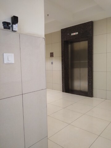 2 BHK Apartment For Rent in Creative Shree Vikas, Thanisandra